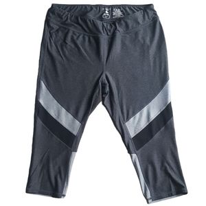 (2/$25) AthleticWorks cropped workout leggings three-quarter crop grey, L